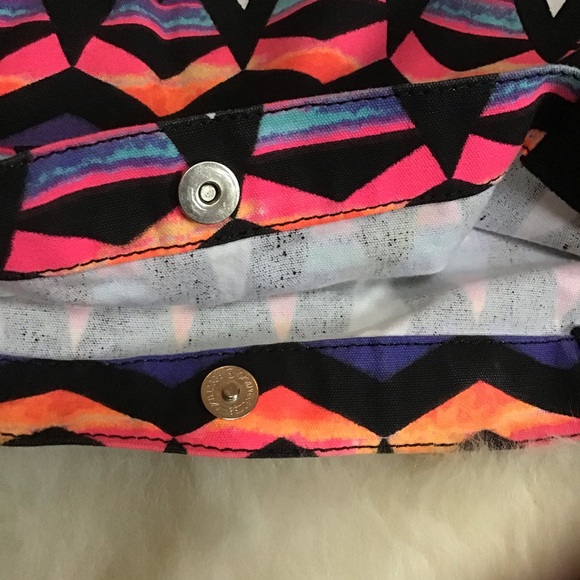 ❣️HP❣️Victoria Secrets PINK large Aztec tote bag - Picture 5 of 6